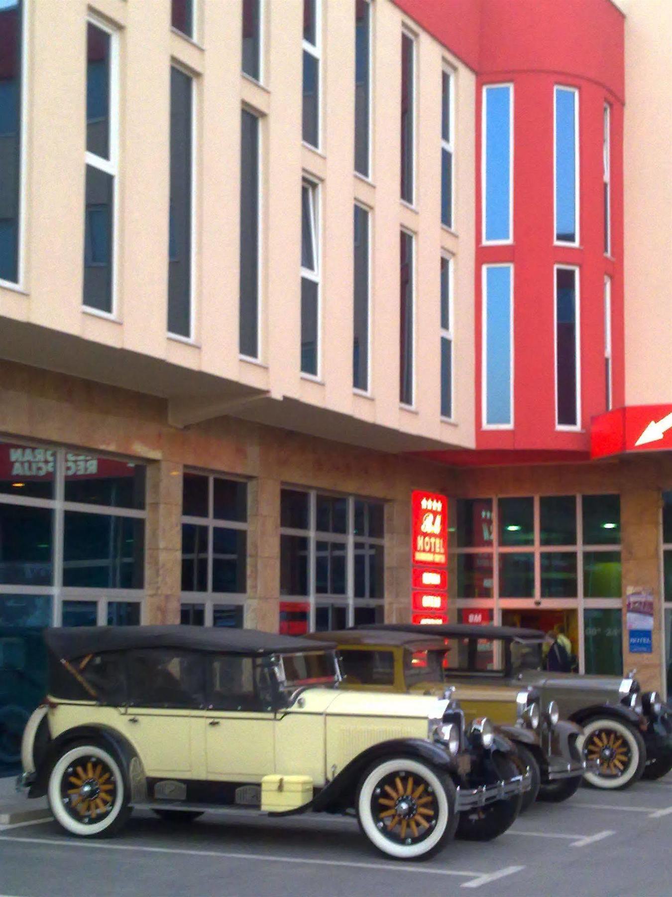 Hotel Bm International Sarajevo Luaran gambar